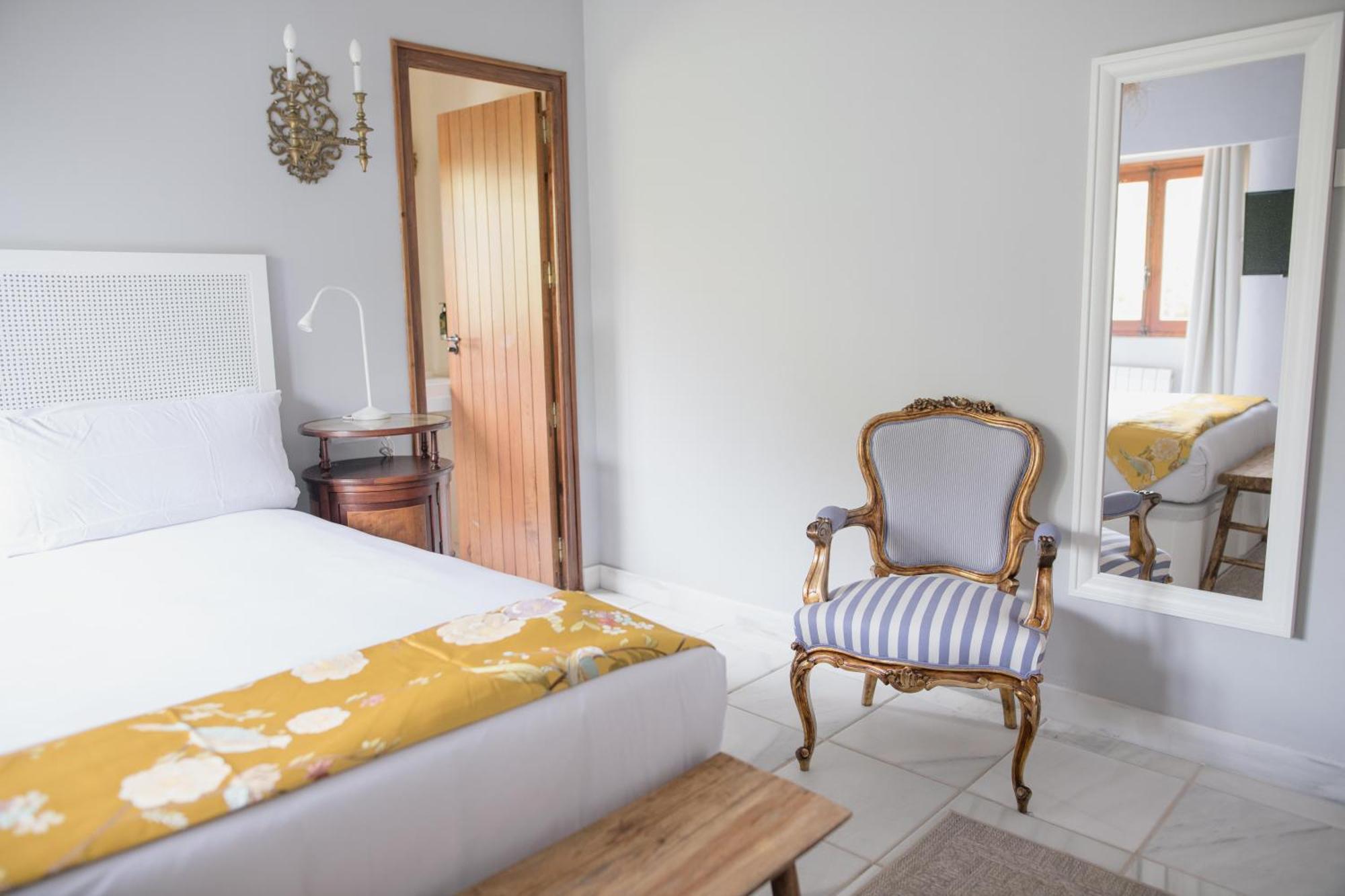Dora (adults Only) Bed & Breakfast